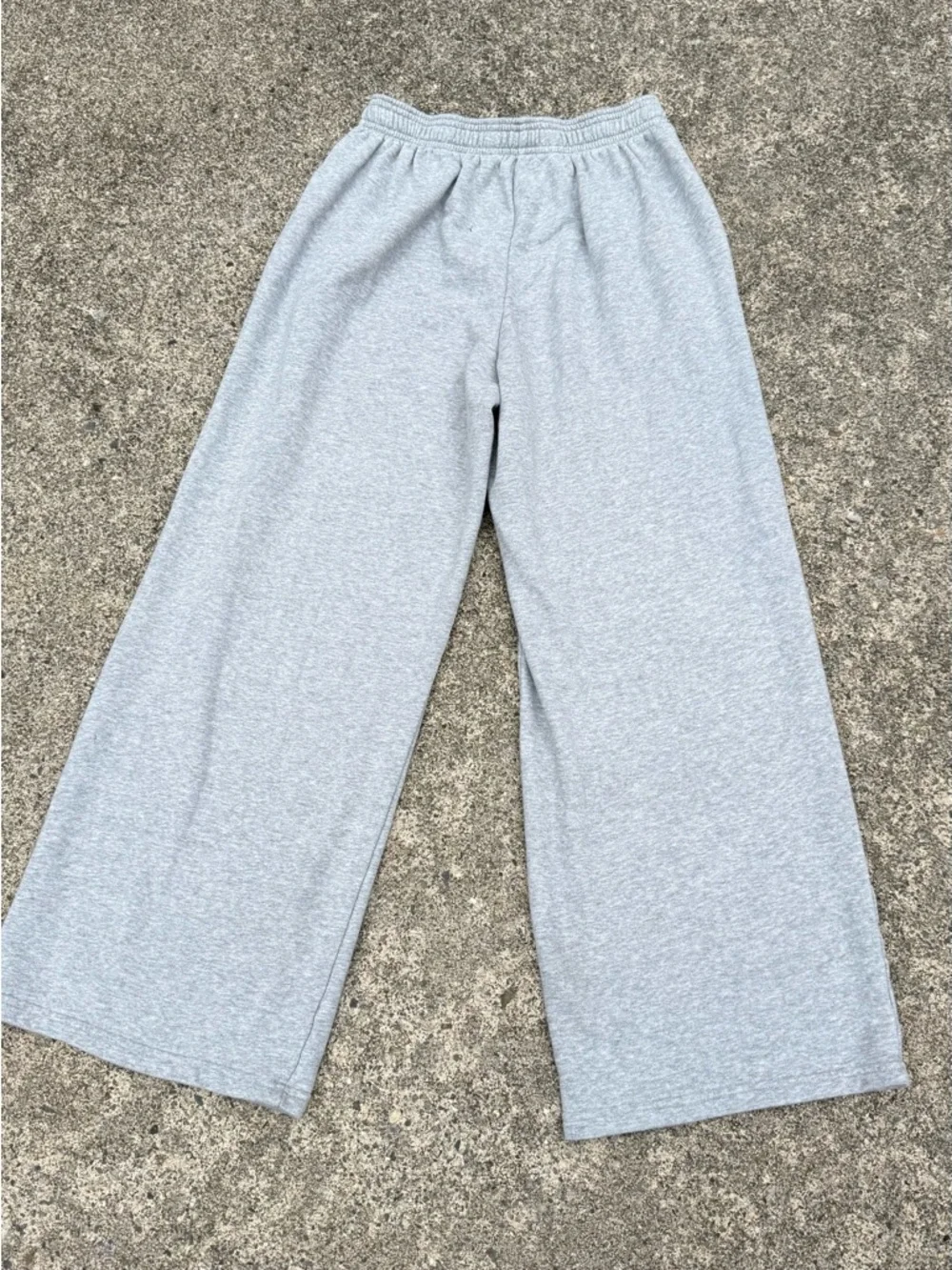 Uniqlo Wide-Leg Sweatpants Size M Fleece-Lined Elastic Waist Athleisure - Picture 11 of 11
